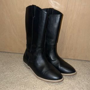 Black boot. Girls. Size 2 EUC